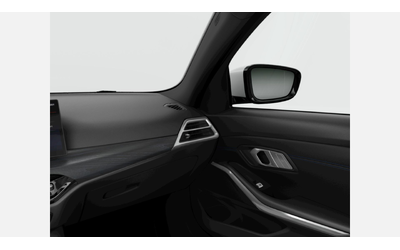 BMW 320i xDrive - автомобили, коли, обяви за нови и употребявани 9