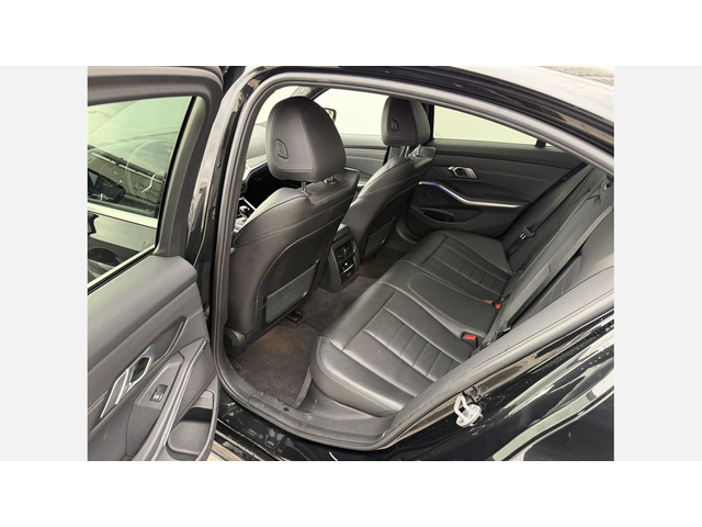 BMW 320i xDrive - автомобили, коли, обяви за нови и употребявани 9