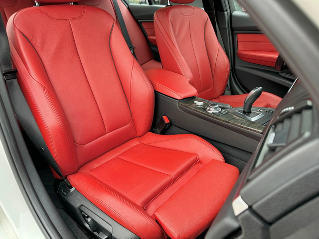 BMW 328 i * M3 Оptic* Подгрев/Камера/Harman/Kardon - автомобили, коли, обяви за нови и употребявани 10