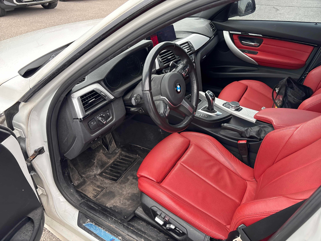 BMW 330 2.0L 4cyl AWD - автомобили, коли, обяви за нови и употребявани 4