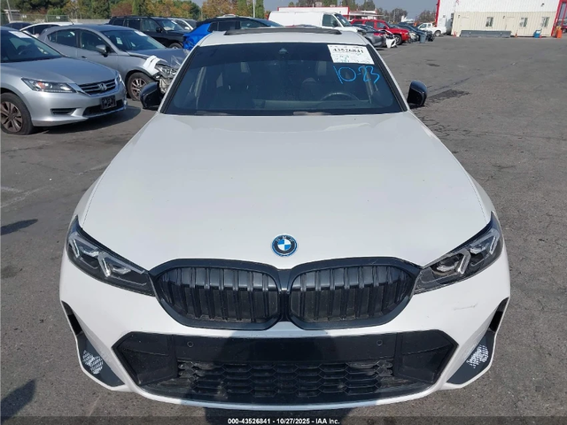 BMW 330 E / XDRIVE - автомобили, коли, обяви за нови и употребявани 1