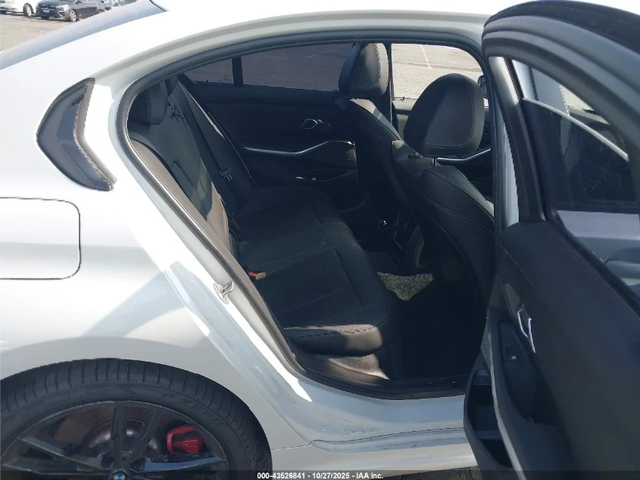 BMW 330 E / XDRIVE - автомобили, коли, обяви за нови и употребявани 8