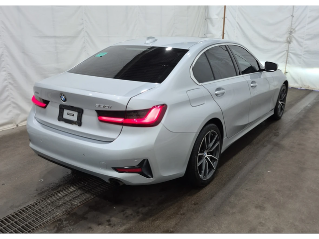 BMW 330 XDRIVE - автомобили, коли, обяви за нови и употребявани 2