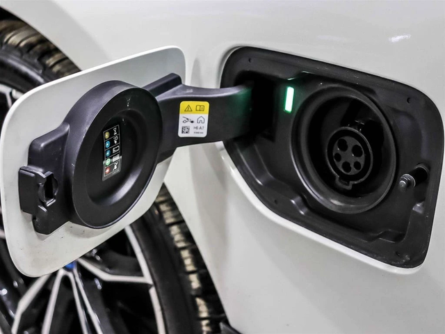 BMW 330 * 330xe * CARFAX * ЦЕНА ДО БГ - автомобили, коли, обяви за нови и употребявани 16