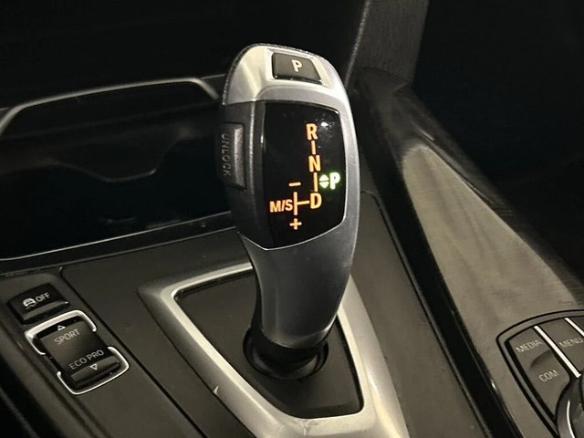 BMW 330 * xDrive * CARFAX * ЦЕНА ДО БГ - автомобили, коли, обяви за нови и употребявани 11