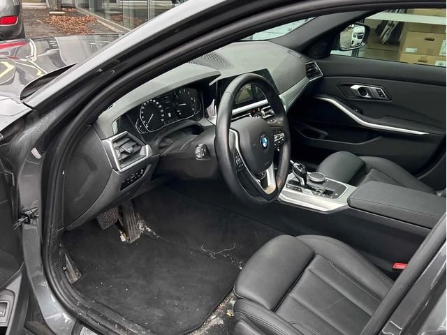 BMW 330 * 330i xDrive * CARFAX * ЦЕНА ДО БГ - автомобили, коли, обяви за нови и употребявани 4