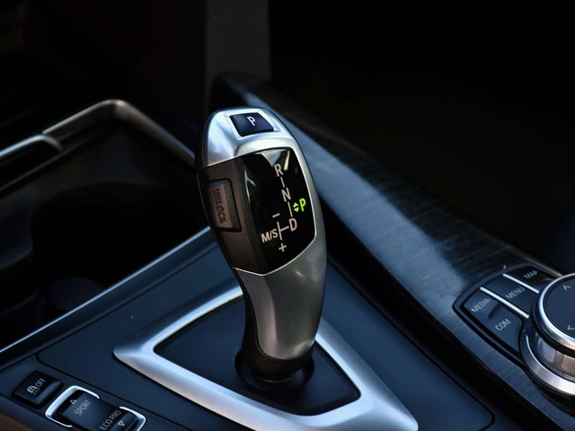 BMW 330 * xDrive SA * CARFAX * ЦЕНА ДО БГ - автомобили, коли, обяви за нови и употребявани 14