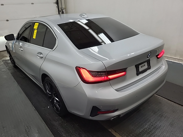 BMW 330 i 2.0 XDRIVE - автомобили, коли, обяви за нови и употребявани 1