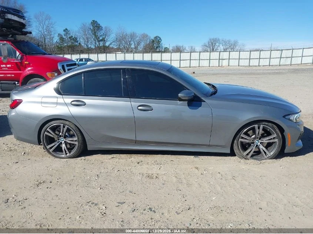 BMW 330 i XDRIVE - автомобили, коли, обяви за нови и употребявани 11