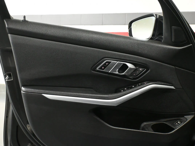 BMW 330 xDrive - автомобили, коли, обяви за нови и употребявани 11