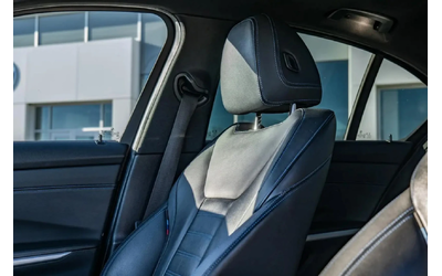 BMW 330 xDrive* M-pack* LASER* Distr* Harman/Kardon* 360* - автомобили, коли, обяви за нови и употребявани 13