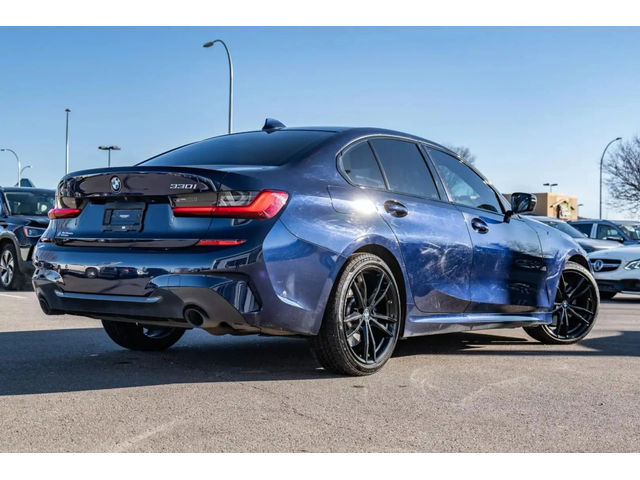 BMW 330 xDrive* M-pack* LASER* Distr* Harman/Kardon* 360* - автомобили, коли, обяви за нови и употребявани 3