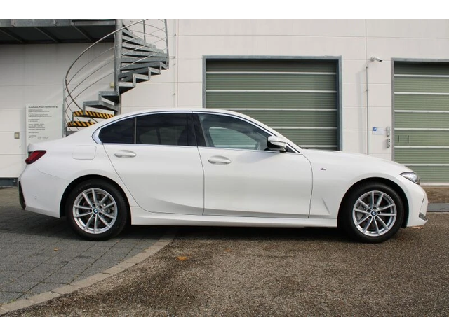 BMW 330 M Sport Facelift - автомобили, коли, обяви за нови и употребявани 2