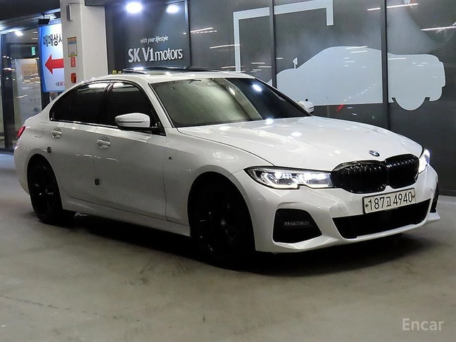BMW 330 M-PACK* DISTRONIC* LASER* HARMAN KARDON* HEAD-UP* - автомобили, коли, обяви за нови и употребявани 0