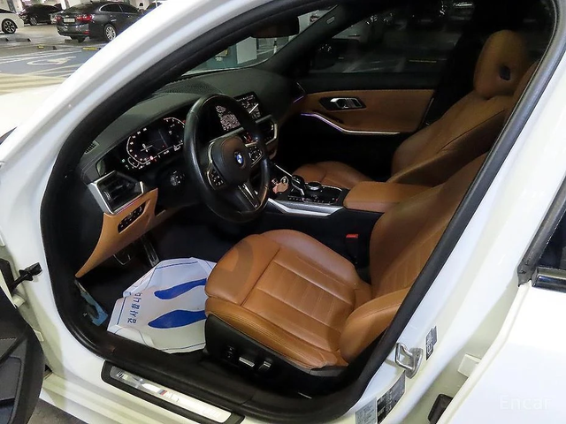 BMW 330 M-PACK* DISTRONIC* LASER* HARMAN KARDON* HEAD-UP* - автомобили, коли, обяви за нови и употребявани 6