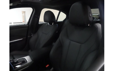 BMW 330 i * M-Package* HeadUp * АвтоКредит * (ЦЕНА ДО БГ) - автомобили, коли, обяви за нови и употребявани 10