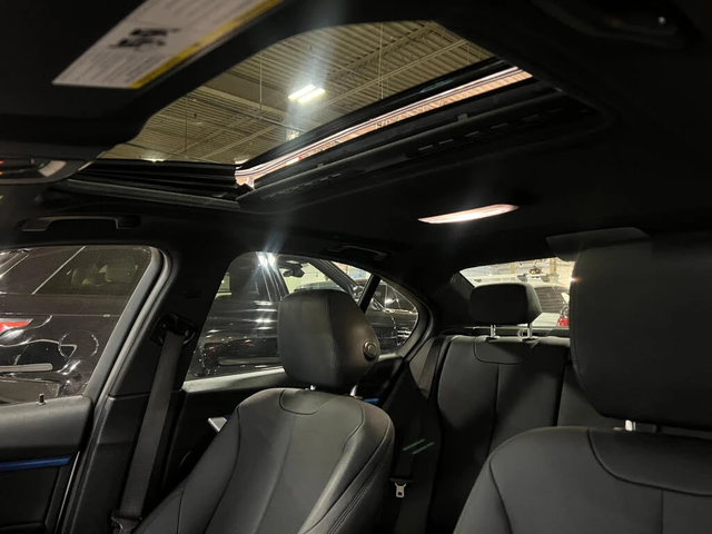 BMW 330 3 Series* 330i* xDrive* АвтоКредит* (ЦЕНА ДО БГ) - автомобили, коли, обяви за нови и употребявани 12