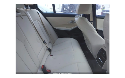 BMW 330 DIGITAL* Hi-Fi* CARPLAY* CAMERA* - автомобили, коли, обяви за нови и употребявани 11