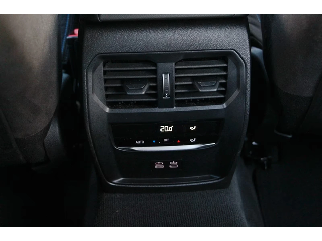 BMW 330 xDrive Touring ACC* LED* - автомобили, коли, обяви за нови и употребявани 7