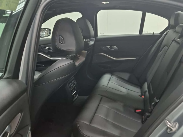 BMW 330 I xDrive * HARMAN/KARDON* ПОДГРЕВИ* ШИБИДАХ* - автомобили, коли, обяви за нови и употребявани 2