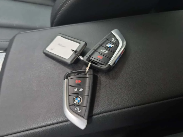 BMW 330 I xDrive * HARMAN/KARDON* ПОДГРЕВИ* ШИБИДАХ* - автомобили, коли, обяви за нови и употребявани 8