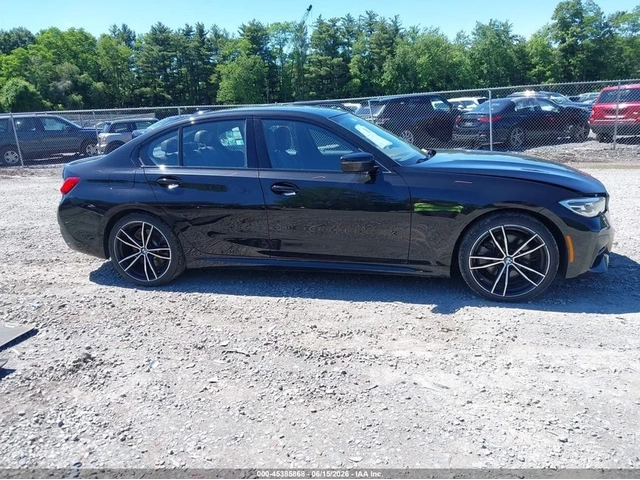 BMW 330 xDrive* M-SPORT* HARMAN KARDON* HEAD UP - автомобили, коли, обяви за нови и употребявани 12