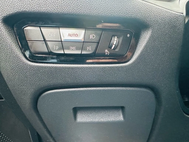 BMW 330 xDrive* DISTRONIC* LANE* ПОДГРЕВ + ВОЛАН - автомобили, коли, обяви за нови и употребявани 9