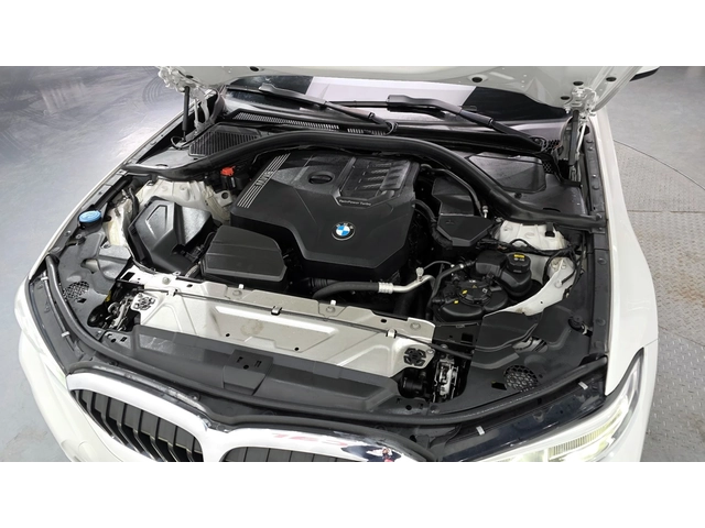 BMW 330 i xDrive M Sport - автомобили, коли, обяви за нови и употребявани 4