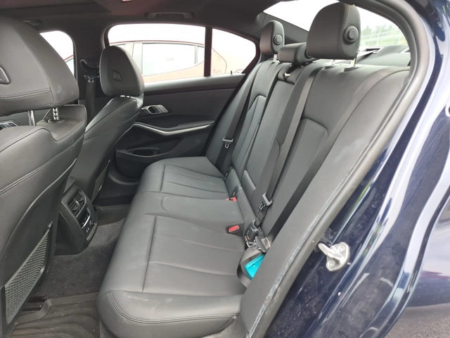 BMW 330 i xDrive - автомобили, коли, обяви за нови и употребявани 10