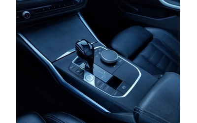 BMW 330 330i xDrive Sport Line - автомобили, коли, обяви за нови и употребявани 9