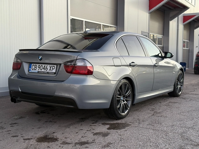BMW 330 i M-Pack Реален пробег - автомобили, коли, обяви за нови и употребявани 4