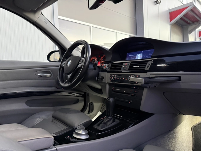 BMW 330 i M-Pack Реален пробег - автомобили, коли, обяви за нови и употребявани 9
