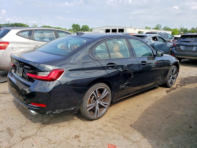 BMW 330 i xDrive - автомобили, коли, обяви за нови и употребявани 2