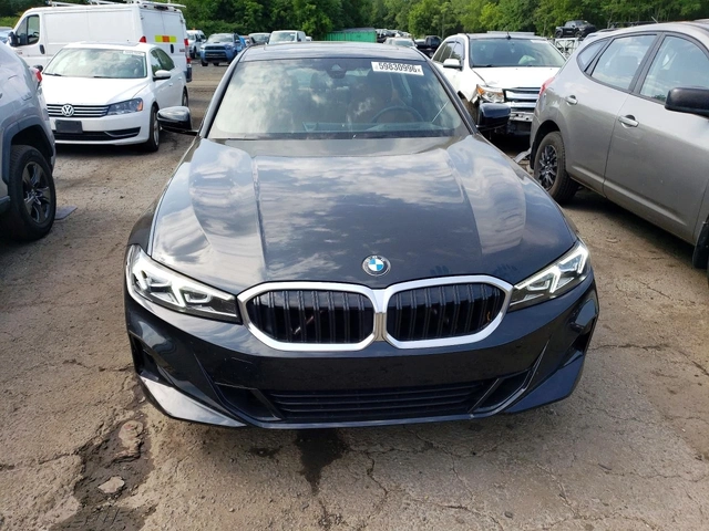 BMW 330 i xDrive - автомобили, коли, обяви за нови и употребявани 4
