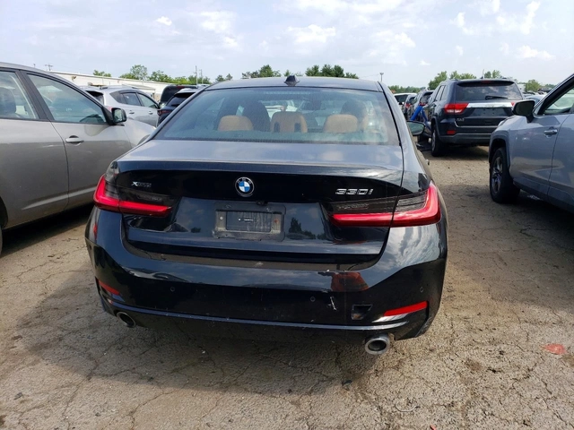 BMW 330 i xDrive - автомобили, коли, обяви за нови и употребявани 5