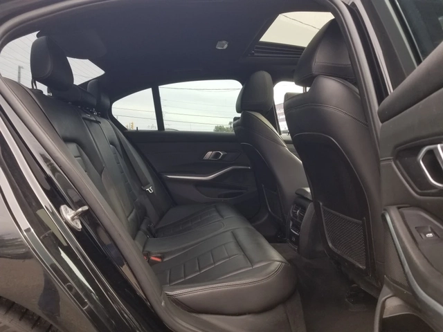 BMW 330 330i xDrive AWD | Navi | Камера | Bluetooth - автомобили, коли, обяви за нови и употребявани 8