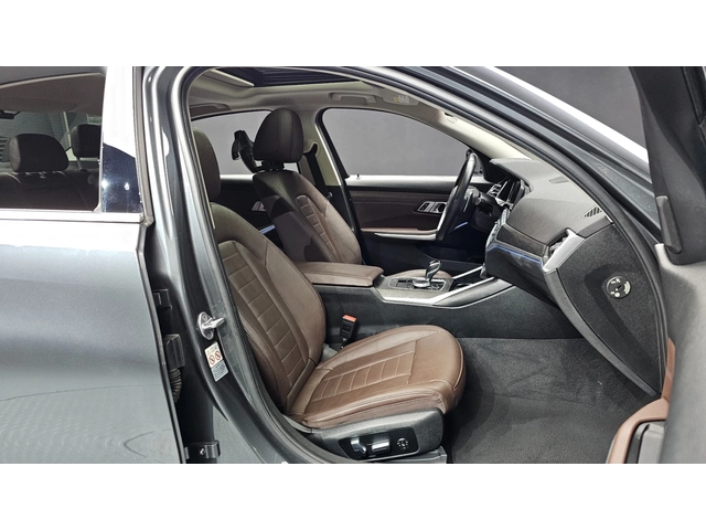 BMW 330 330i xDrive Luxury - автомобили, коли, обяви за нови и употребявани 9