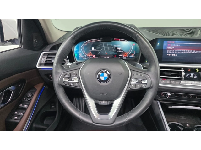 BMW 330 i xDrive Luxury - автомобили, коли, обяви за нови и употребявани 11