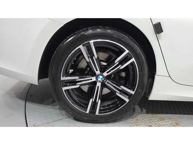 BMW 330 i xDrive Luxury - автомобили, коли, обяви за нови и употребявани 4