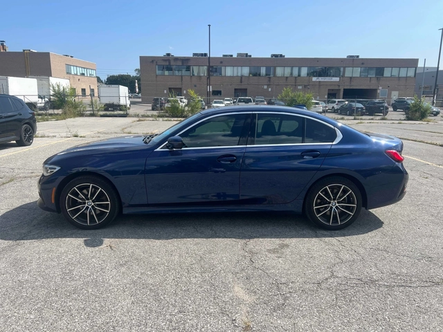 BMW 330 i xDrive - автомобили, коли, обяви за нови и употребявани 1