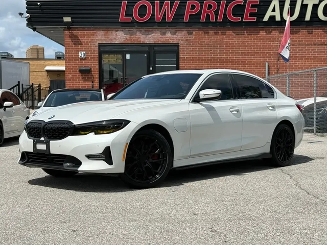BMW 330 e xDrive Plug-in Hybrid - автомобили, коли, обяви за нови и употребявани 1