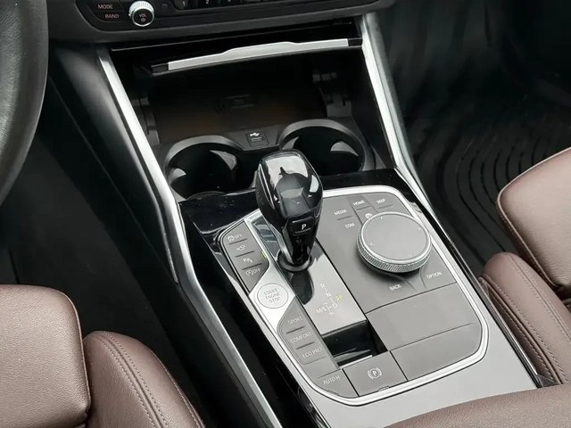 BMW 330 i xDrive - автомобили, коли, обяви за нови и употребявани 10