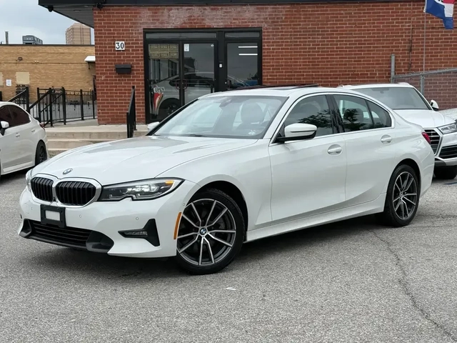 BMW 330 i xDrive - автомобили, коли, обяви за нови и употребявани 1