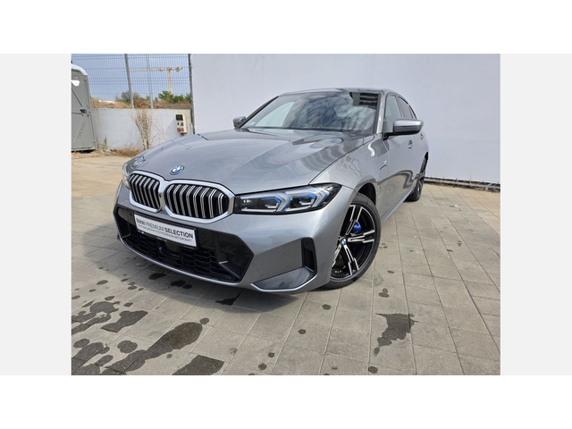 BMW 330e xDrive Sedan  - автомобили, коли, обяви за нови и употребявани 0