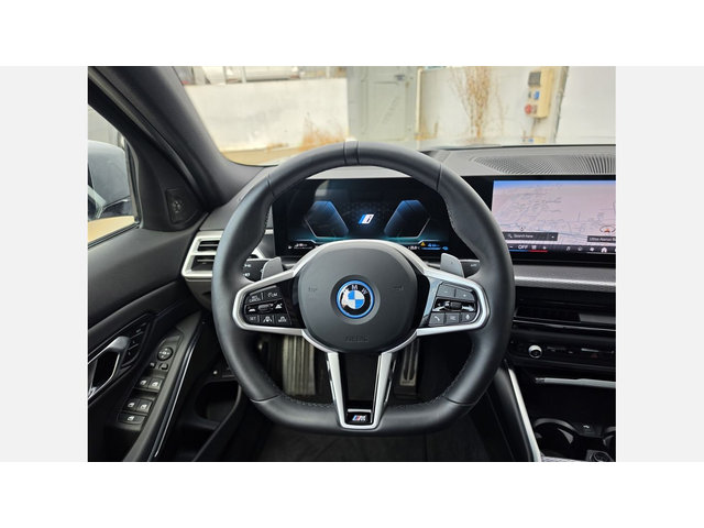 BMW 330e xDrive Sedan  - автомобили, коли, обяви за нови и употребявани 7