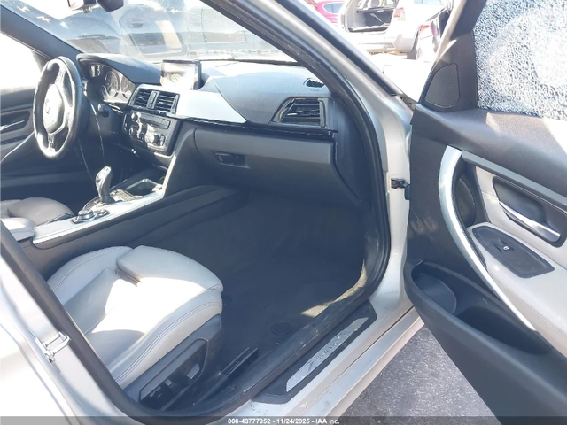 BMW 335 M-PACK / HEADUP / RECARO / M.ТОЧКА - автомобили, коли, обяви за нови и употребявани 6