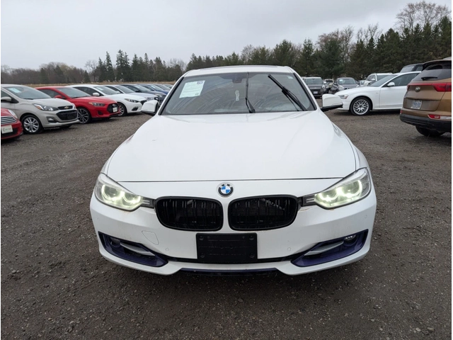 BMW i3 I xDrive* ПАНОРАМА* КСЕНОН* ПОДГРЕВ* ПАМЕТ - автомобили, коли, обяви за нови и употребявани 2