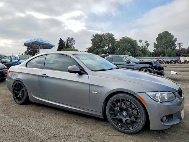 BMW 335 I M pack - автомобили, коли, обяви за нови и употребявани 0