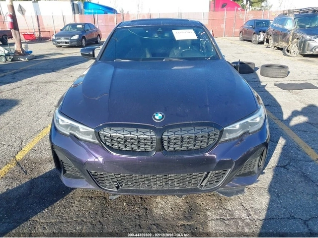 BMW 340 - автомобили, коли, обяви за нови и употребявани 9