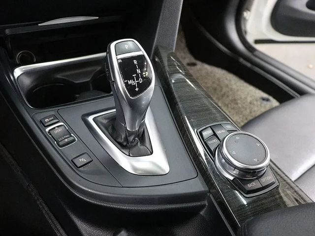 BMW 420 d Luxury Coupe - автомобили, коли, обяви за нови и употребявани 12